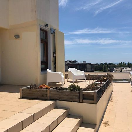 Beautiful Penthouse Apartment With Terrace - 4 Minute Walk To The Beach Троя Экстерьер фото