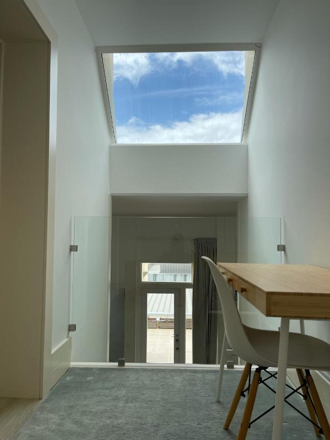 Beautiful Penthouse Apartment With Terrace - 4 Minute Walk To The Beach Троя Экстерьер фото